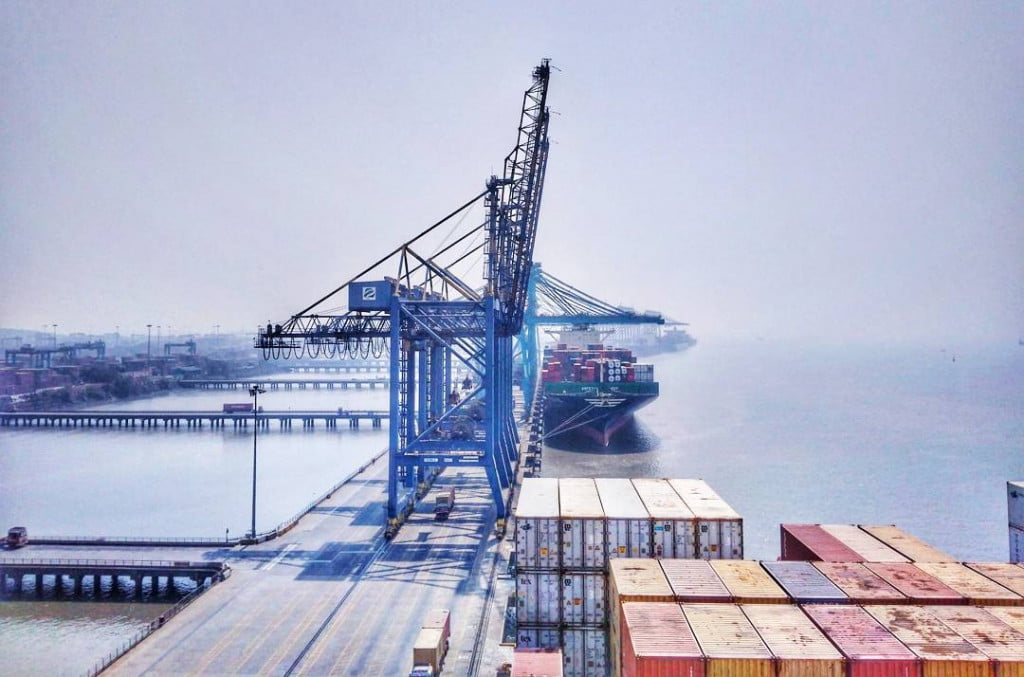 largest-port-in-india-jawaharlal-nehru-port-fastnewsfeed